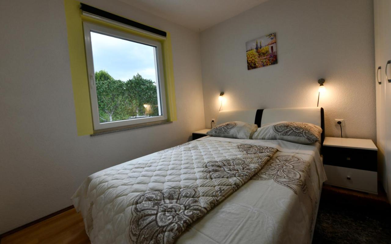 Apartmán Lora Rakovica Exteriér fotografie