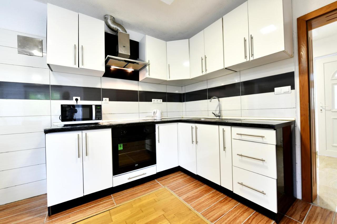 Apartmán Lora Rakovica Exteriér fotografie